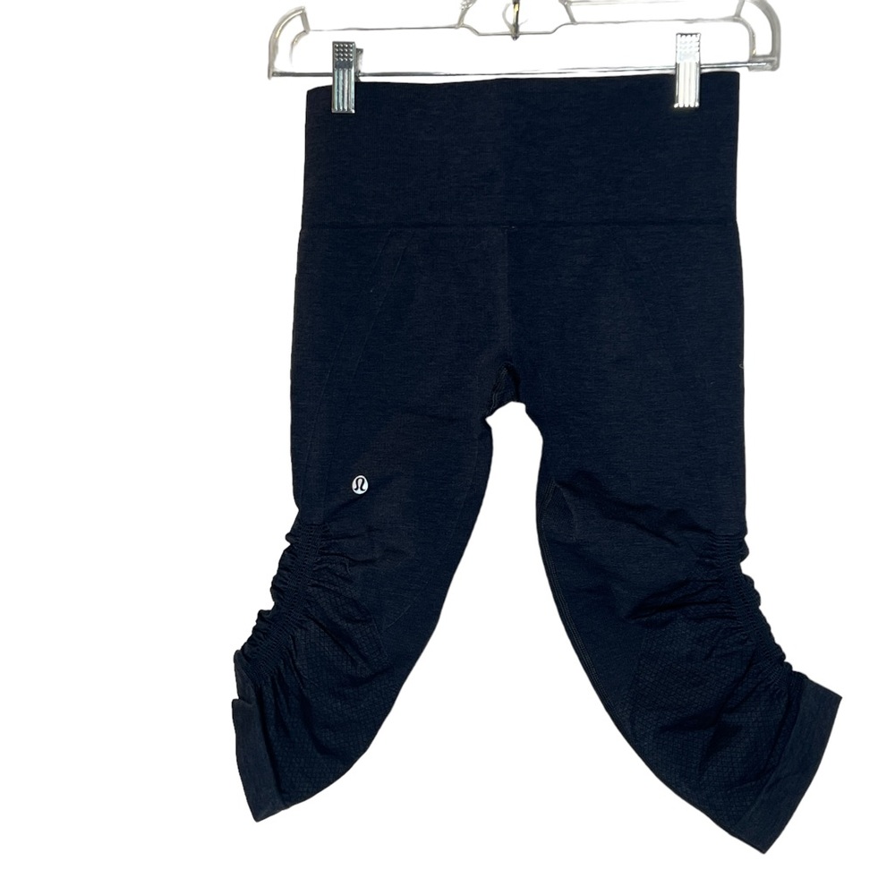 Lululemon in the Flow crops